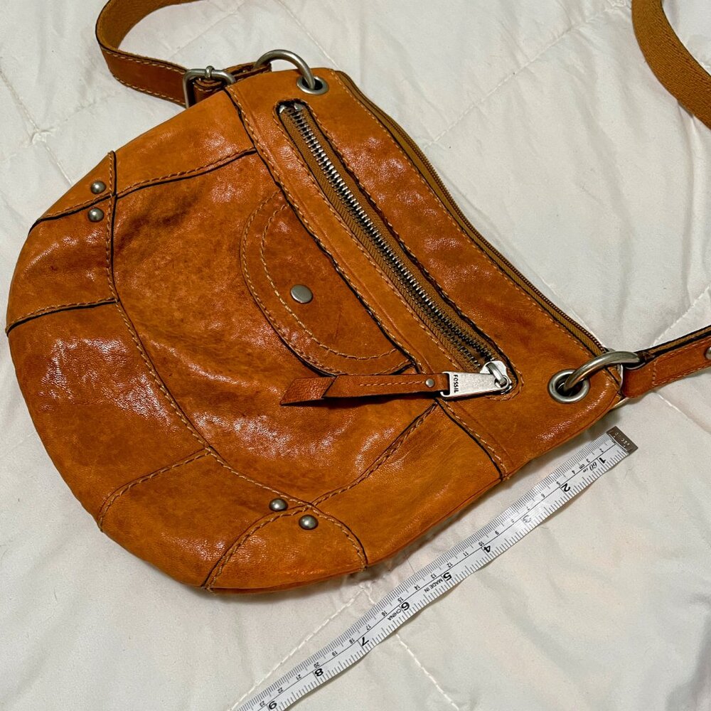 Fossil Vintage Leather Crossbody Bag - Picture 10 of 16